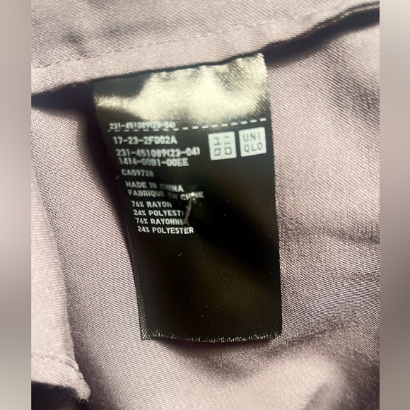 Uniqlo grey collared button down poly blend lightweight long sleeve shirt XS - Picture 4 of 5